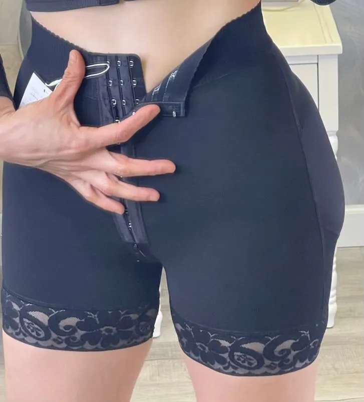 005 Short in Hooks