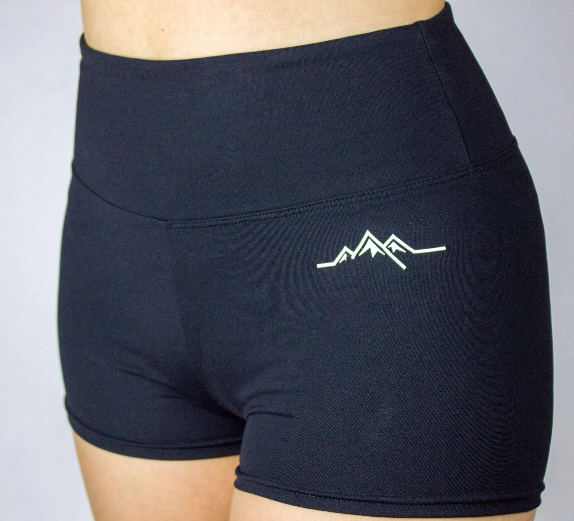 Booty Scrunch Shorts - Black