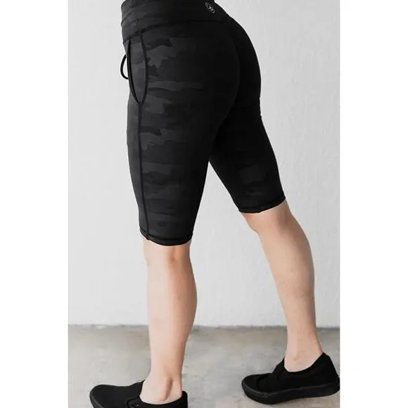 Celestial Bodiez NWT Power Bike Shorts in 'Black Camo’ Size Small
