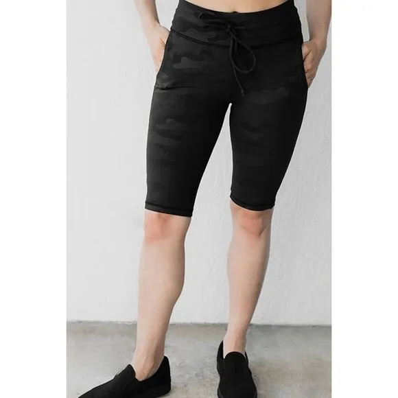 Celestial Bodiez NWT Power Bike Shorts in 'Black Camo’ Size Small