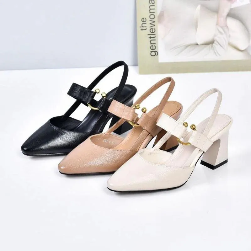 Elegant shoes for a refined look 