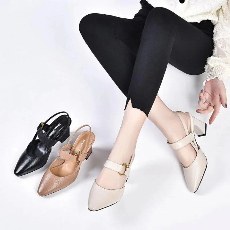 Elegant shoes for a refined look 