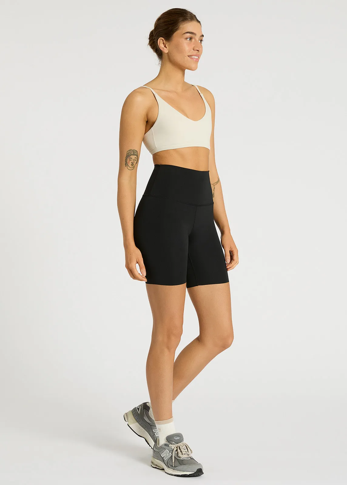 Essential Short 18cm