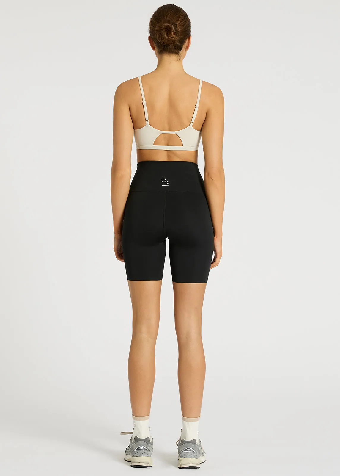 Essential Short 18cm