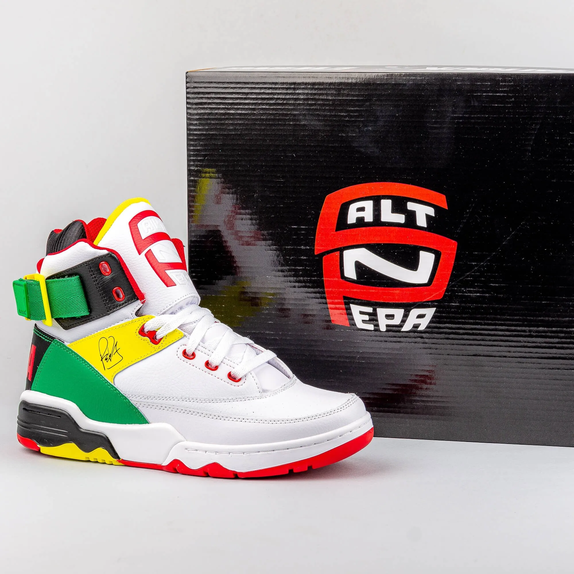 Ewing Athletics 33 HI X SALT-N-PEPA BLACK/JELLY BEAN/CHINESE RED