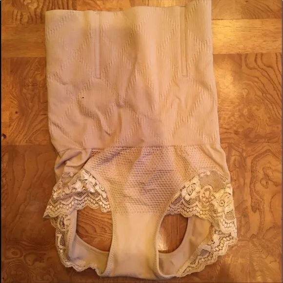 HIGH WAIST Control w Booty Pop Holes! ?!