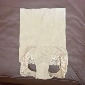 HIGH WAIST Control w Booty Pop Holes! ?!
