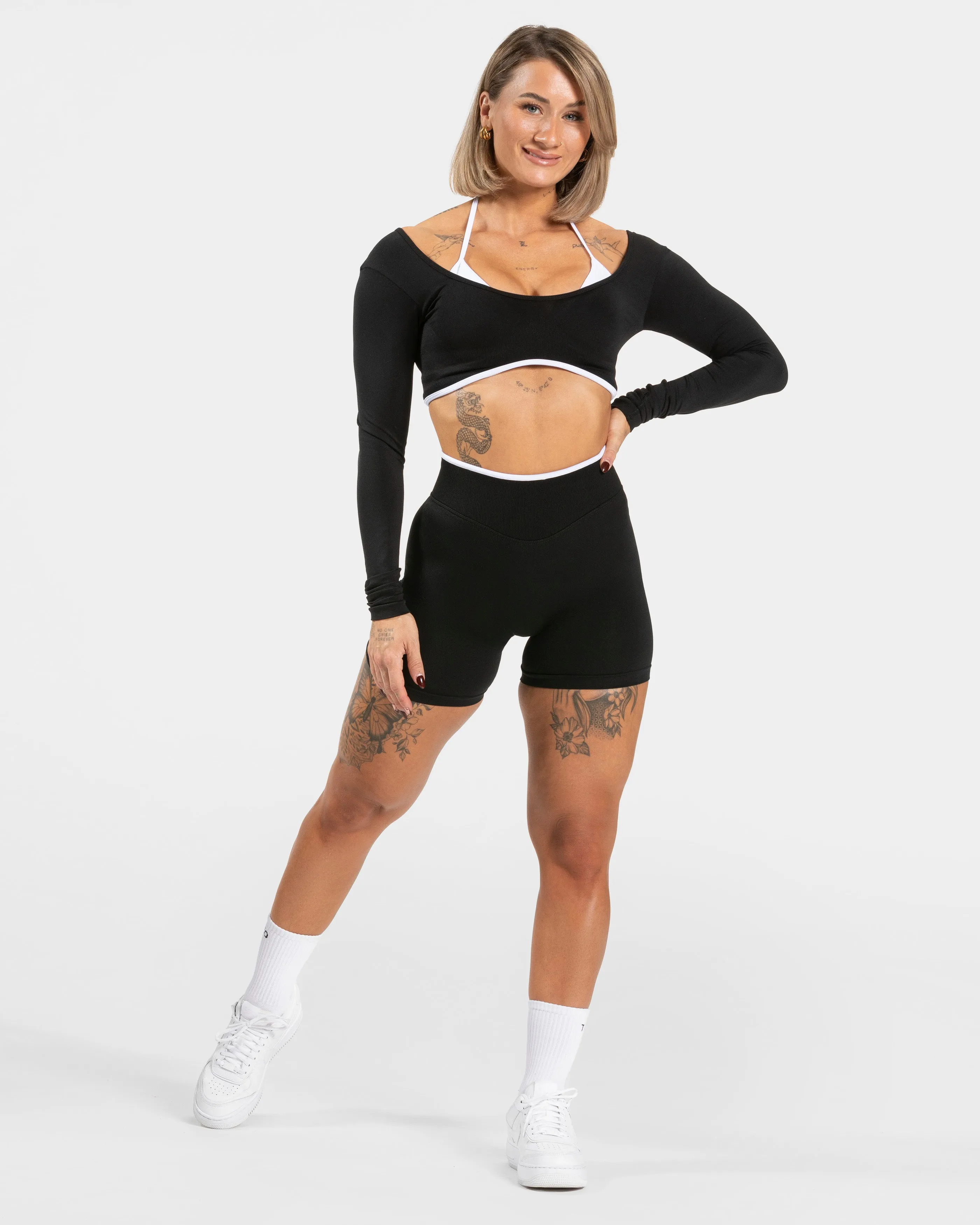 Ignite Sculpt Scrunch Short "Schwarz"