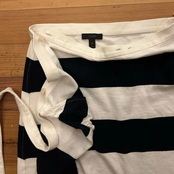 J. Crew rugby knit wrap skirt Navy/ Ivory. Size XS.