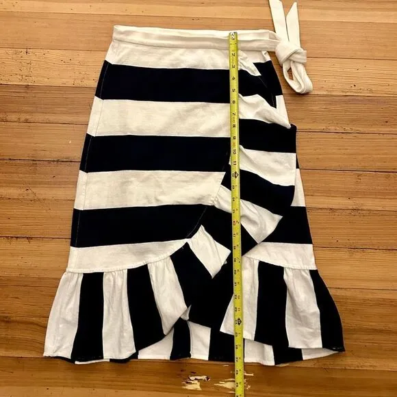 J. Crew rugby knit wrap skirt Navy/ Ivory. Size XS.