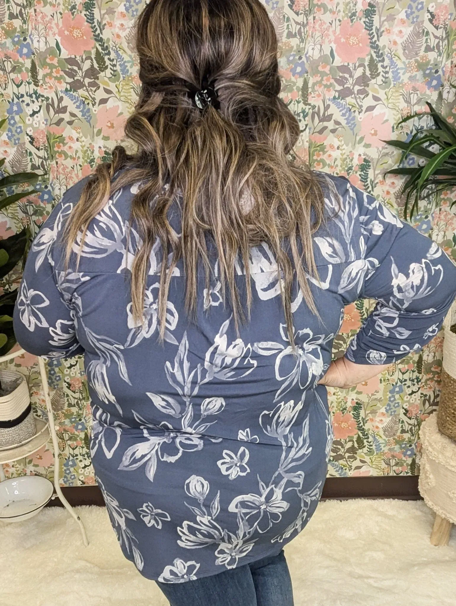 Linnea Drawn Floral 3/4 Sleeve Gabby Top (2 colors)
