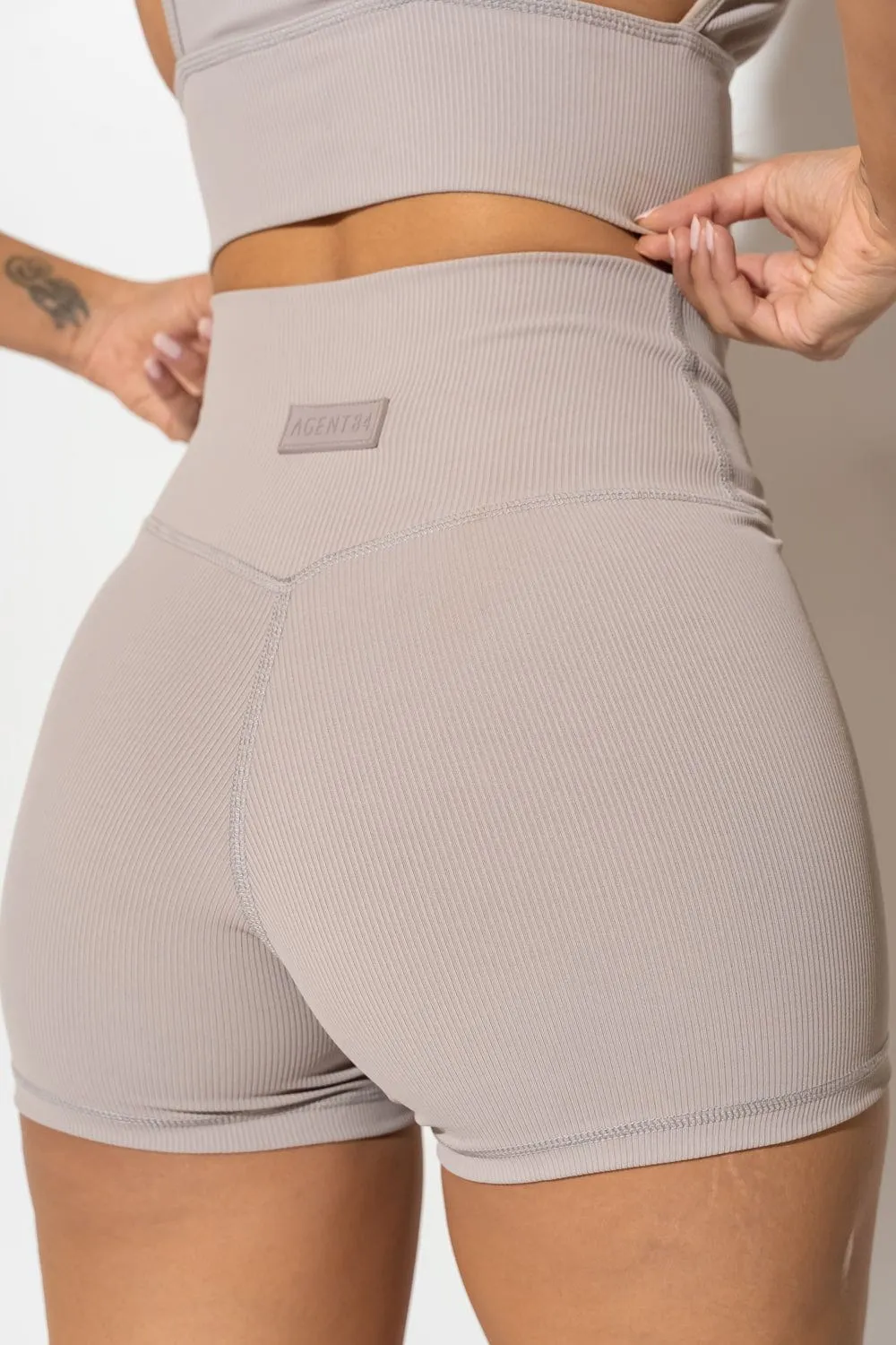 Model Short - Haze