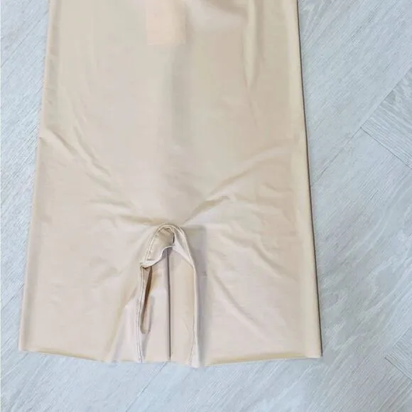 NWT Spanx SS1915 OnCore High Waisted mid thigh Small