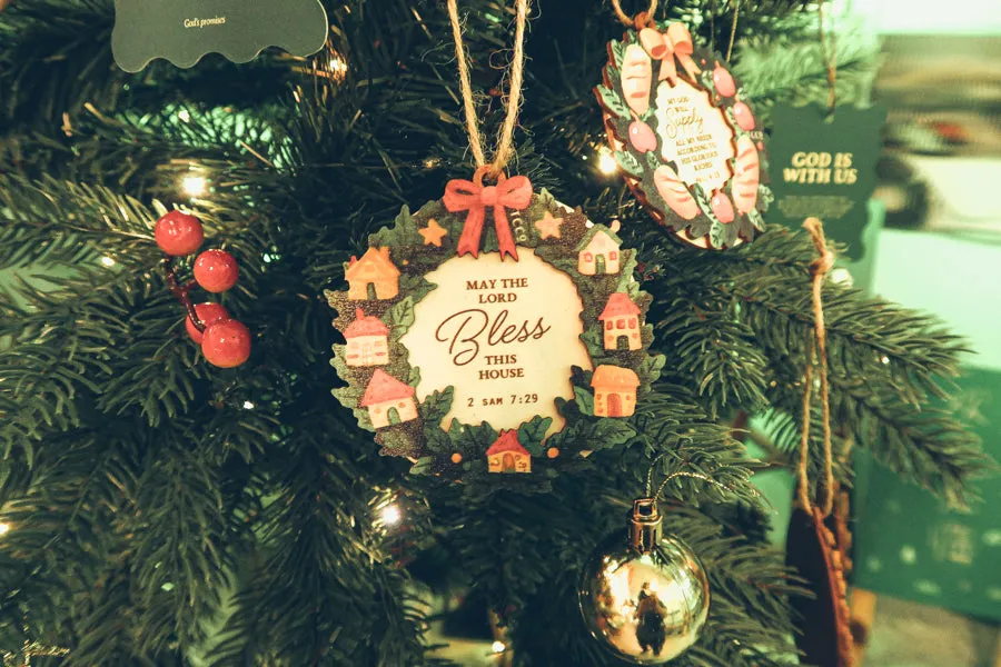 Put on Love {Christmas Tree Baubles}