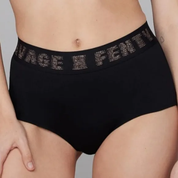 🌟SAVAGE X FENTY BY RHIANNA 2-PACK BOOTY SHORT SIZE M
