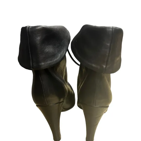 Sigerson Morrison high flap heel point toe booty in black leather size 9.5