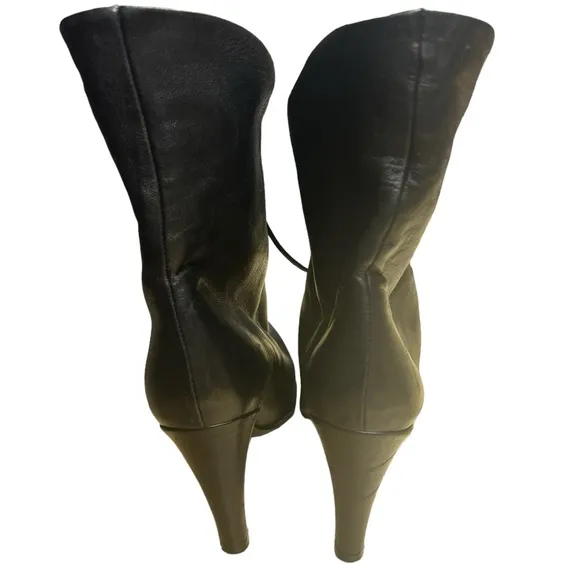 Sigerson Morrison high flap heel point toe booty in black leather size 9.5