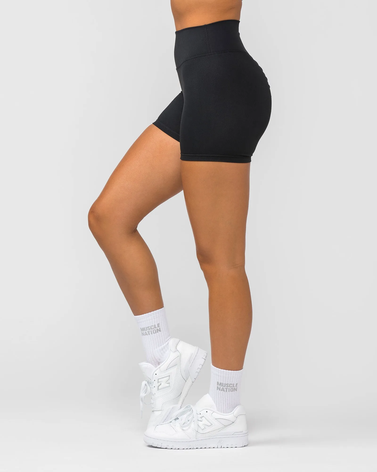 Signature Scrunch Midway Shorts - Black