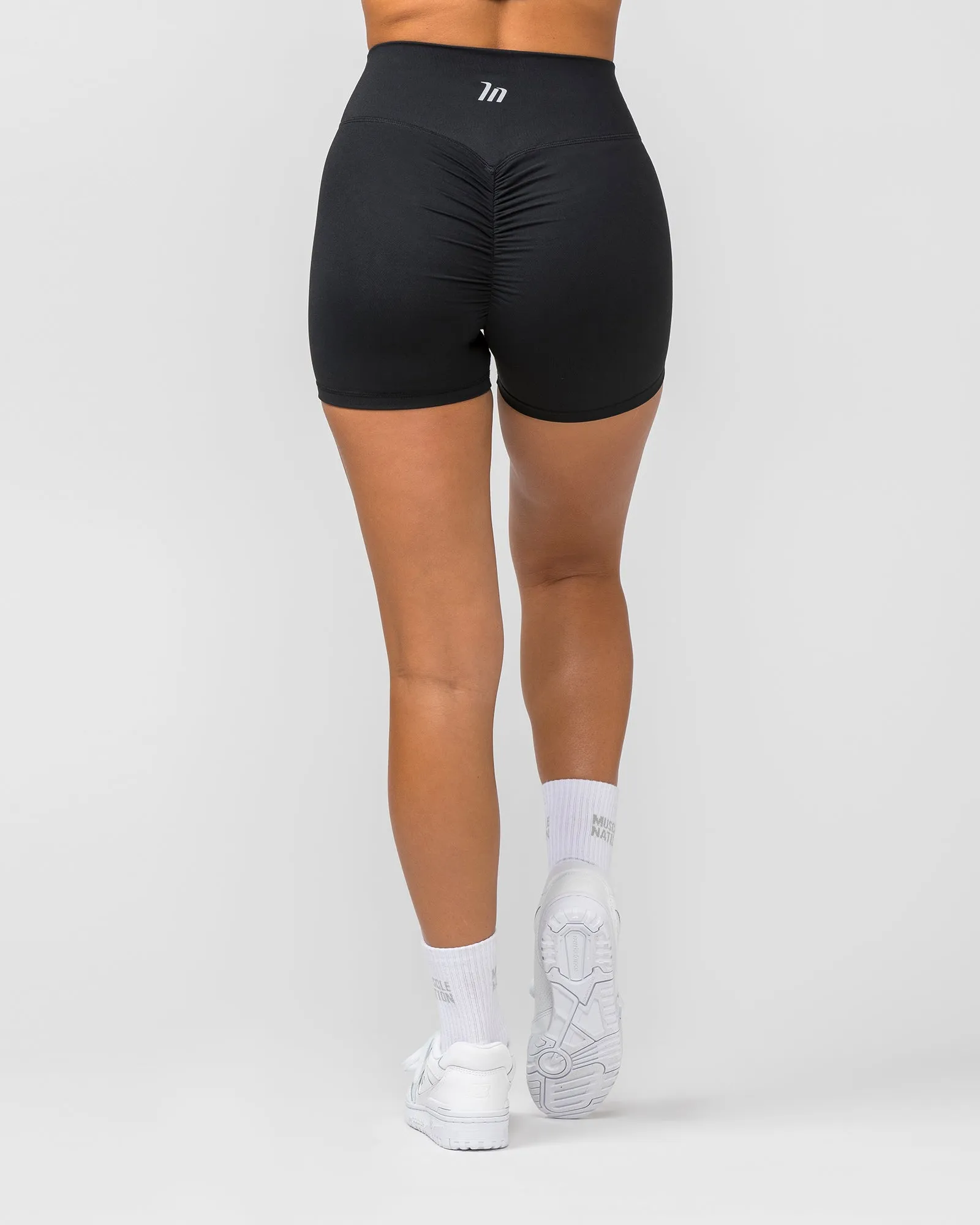 Signature Scrunch Midway Shorts - Black
