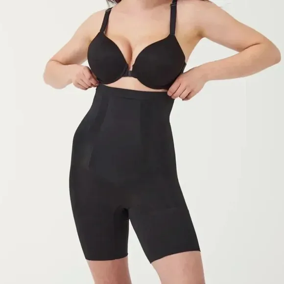 SPANX SCULP High-Waisted Mid-Thigh Short