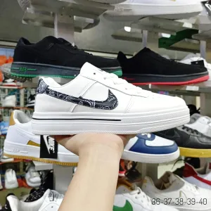 Women's Sneakers